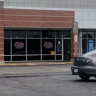 the outside of the restaurant
