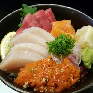 Chirashi Bowl Lunch!( Med Fatty Tuna, Salmon, Red Snapper, White Fish ,and Spicy Tuna!