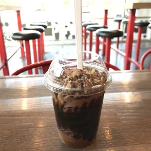 dessert, drink