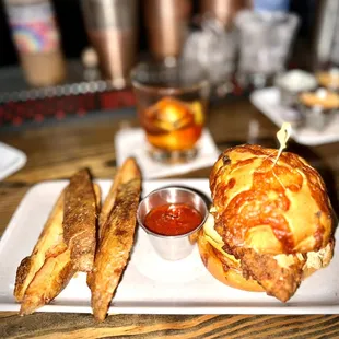 CRISPY FRIED CHICKEN SANDWICH