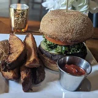 MUSHROOM QUINOA BURGER