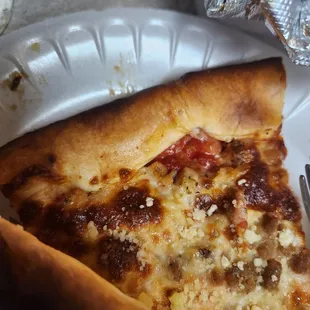 Hamburger and chicken pizza