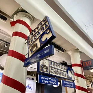 You can&apos;t miss this sign and that line!