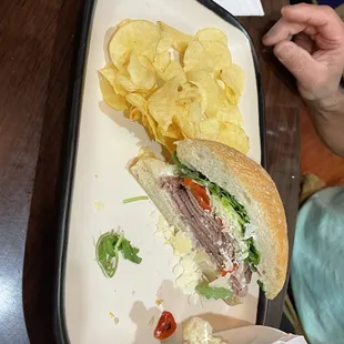 Roast Beef Arugula with chips