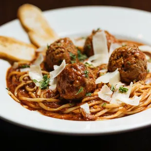 Delicious Spaghetti &amp; Meatballs at Boston Commons for the Non-seafood lover in your group