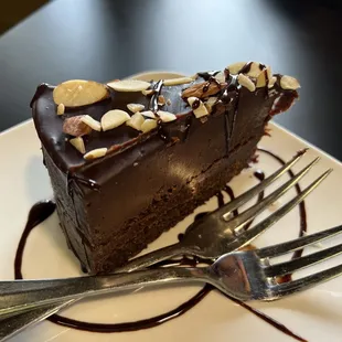 Flourless chocolate torte