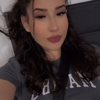 Vriana V.
