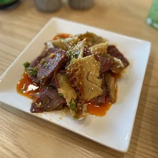 Sliced beef and ox tongue in chili sauce