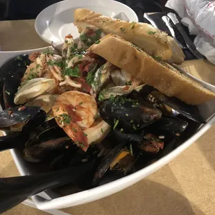 Fish stew pot