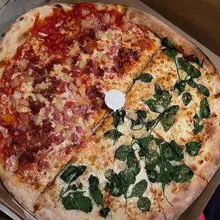 Half Hawaiian, half famous (spinach, garlic, tomato, pecorino romano)