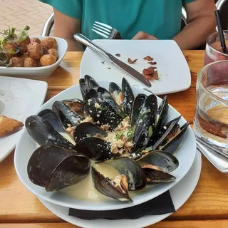 Garlic Mussels