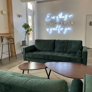 Love the mid century furniture!