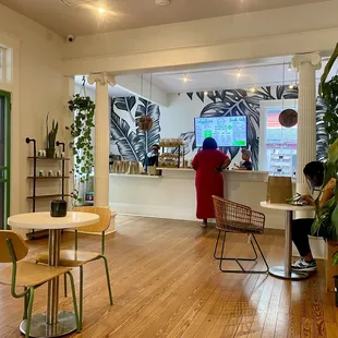 Welcoming and chill environment, with nice music playing at a conversational level.