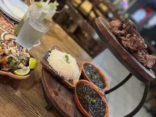 La Gloria Grill