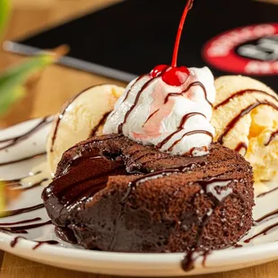 PETIT GATEAU with Vanilla ice cream