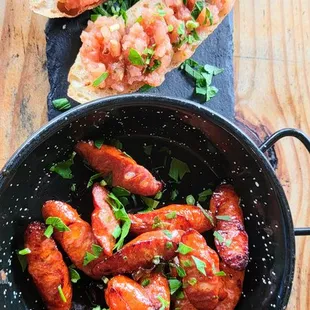 Chistorra and pan con tomate