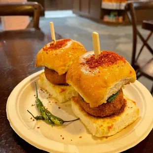 Vada pav