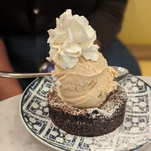 Celtic caramel sundae w/ brownie