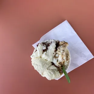 White coffee, real red velvet, mascarpone and fig