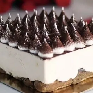 Tiramisu Cake