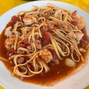 Linguini Scallops, Clams, Shrimps