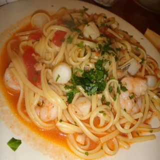 Linguini scallops clam shrimp