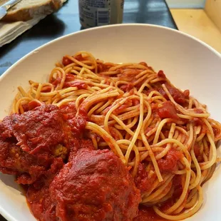 Spaghetti with meatballs and pomodoro sauce