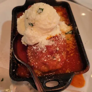 Mamma&apos;s House-made Meatballs