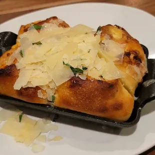 Tre Formaggi Garlic Rolls