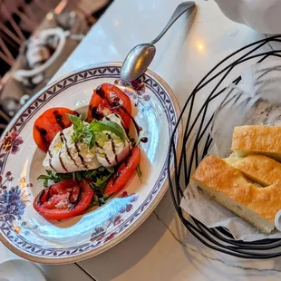 caprese salad and free bread!!!