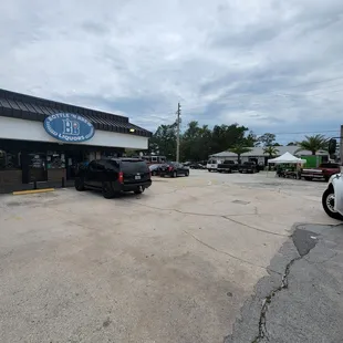  the outside of a restaurant