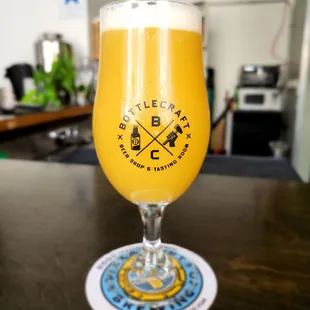 Juicy Fu Weldwerks brewing Co / Greeley, CO Hazy double IPA 8.4% cantaloupe, light honey, mango candy notes and aromas