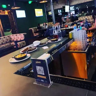 Food and nobody eating because the servers are too busy not caring.