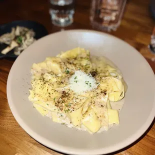 Cacio e fungo with the mushrooms on the side