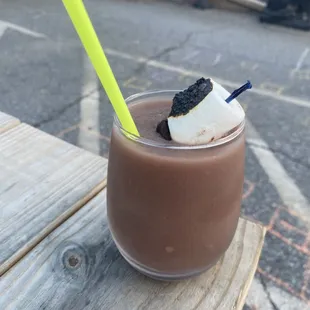 S'mores Wine Slushy (tastes like a frosty!)