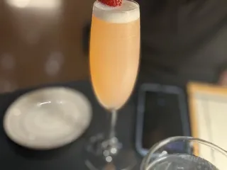 Le Cave Vin & Cuisine