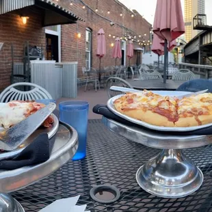 Pizza going, going, gone with a Railfan's view