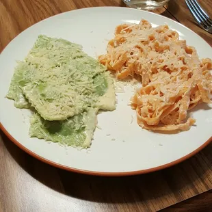 Spinach ravioli &amp; roasted red pepper linguini. Perfect for an at home date night!!