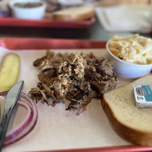Pulled pork, mac n cheese
