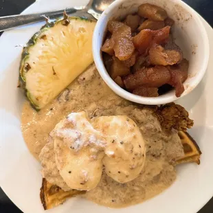 Foghorn Benny with cinnamon apples