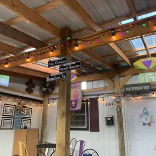 the outside of the restaurant