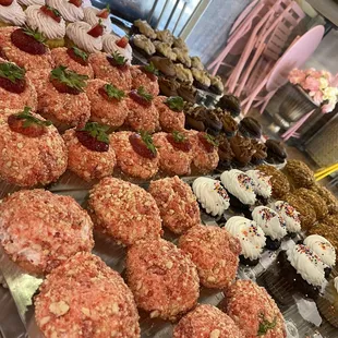 Assorted cupcakes