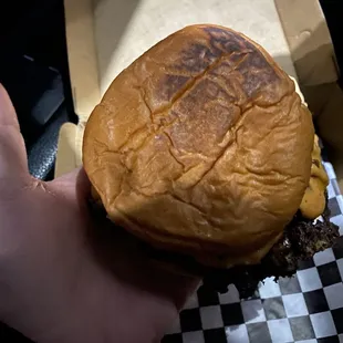 Size of the Bougie Burger 12/10