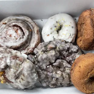 Apple fritter, cinnamon roll, plain cake