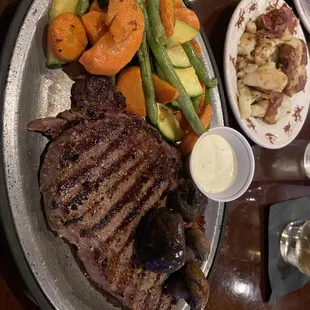 Ribeye with veggies and garlic smash baby reds