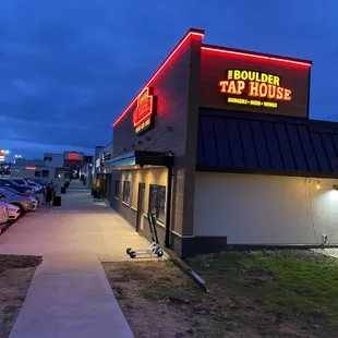 the outside of the restaurant