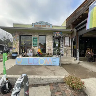 Pretty campy and eclectic. Friendly staff.  A 20% tip is automatically charged with your bill.