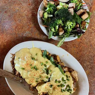 Renedict (tofu scramble) and house salad (+ broccoli and tofu)