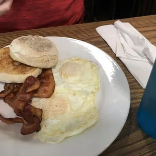 eggs, bacon and english muffin