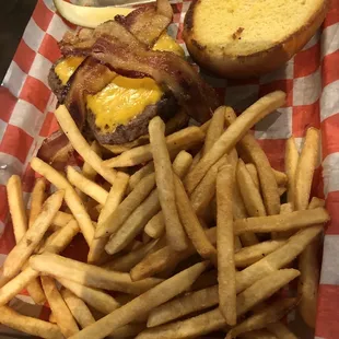 Bacon cheeseburger with fries